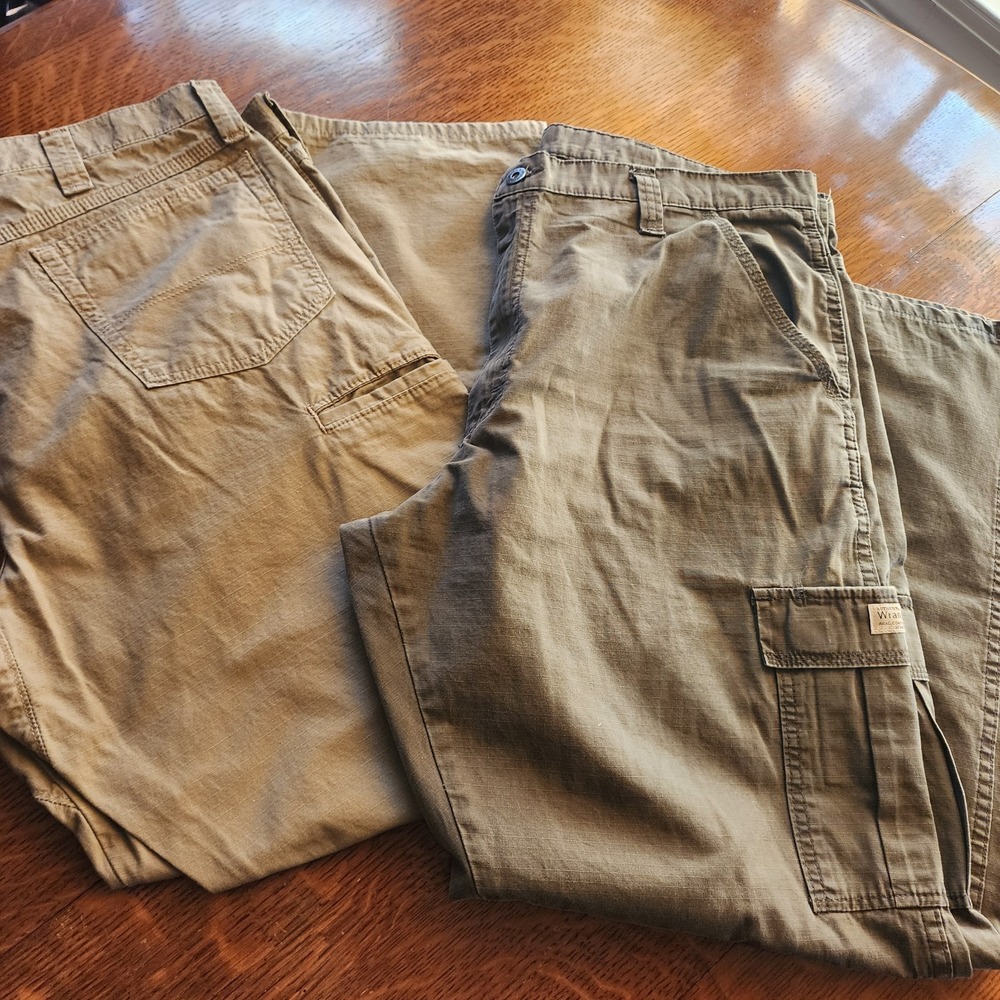 Men's Wrangler Lot Of 2  Riggs/Cargo Workwear Carpenter‎ Pants Beige Size 38x30